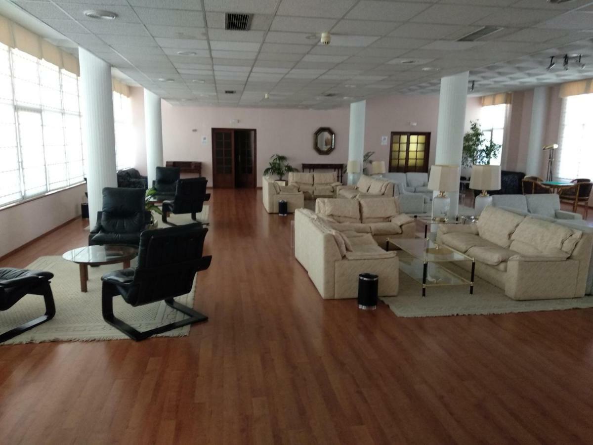 Hotel Las Cigueenas Trujillo Luaran gambar