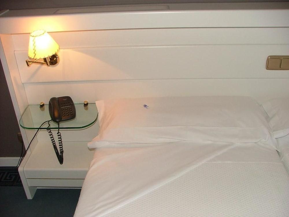 Hotel Las Cigueenas Trujillo Luaran gambar